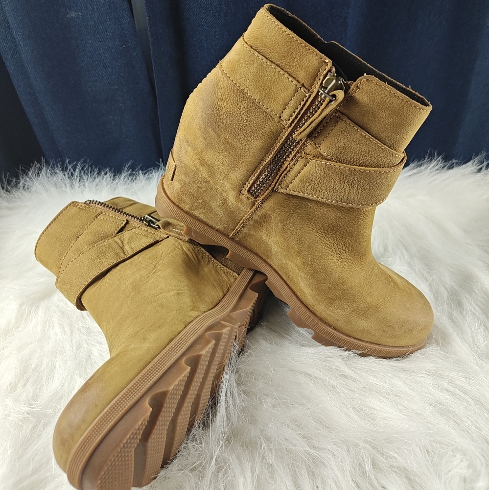 Sorel Joan of Arctic II Zip Wedge Booties Brown Leather Upper Size 7.5 Women’s